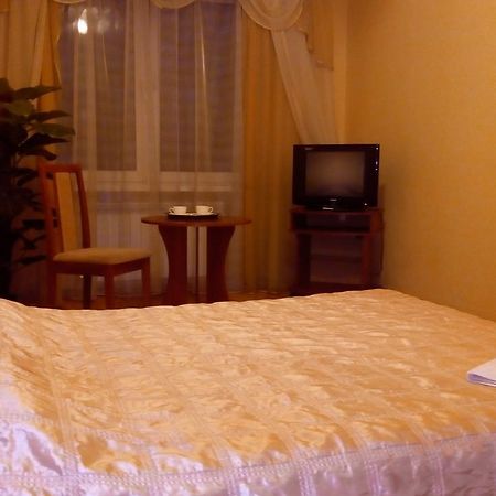 "Plutarh" Mini Hotel Kiev Exterior photo