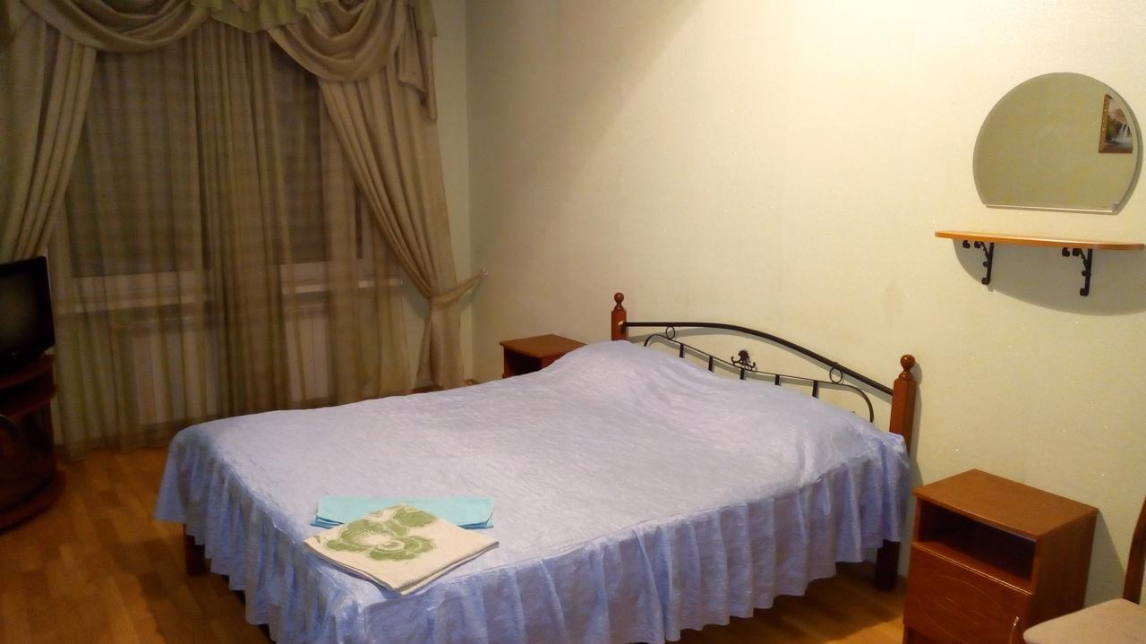 "Plutarh" Mini Hotel Kiev Exterior photo